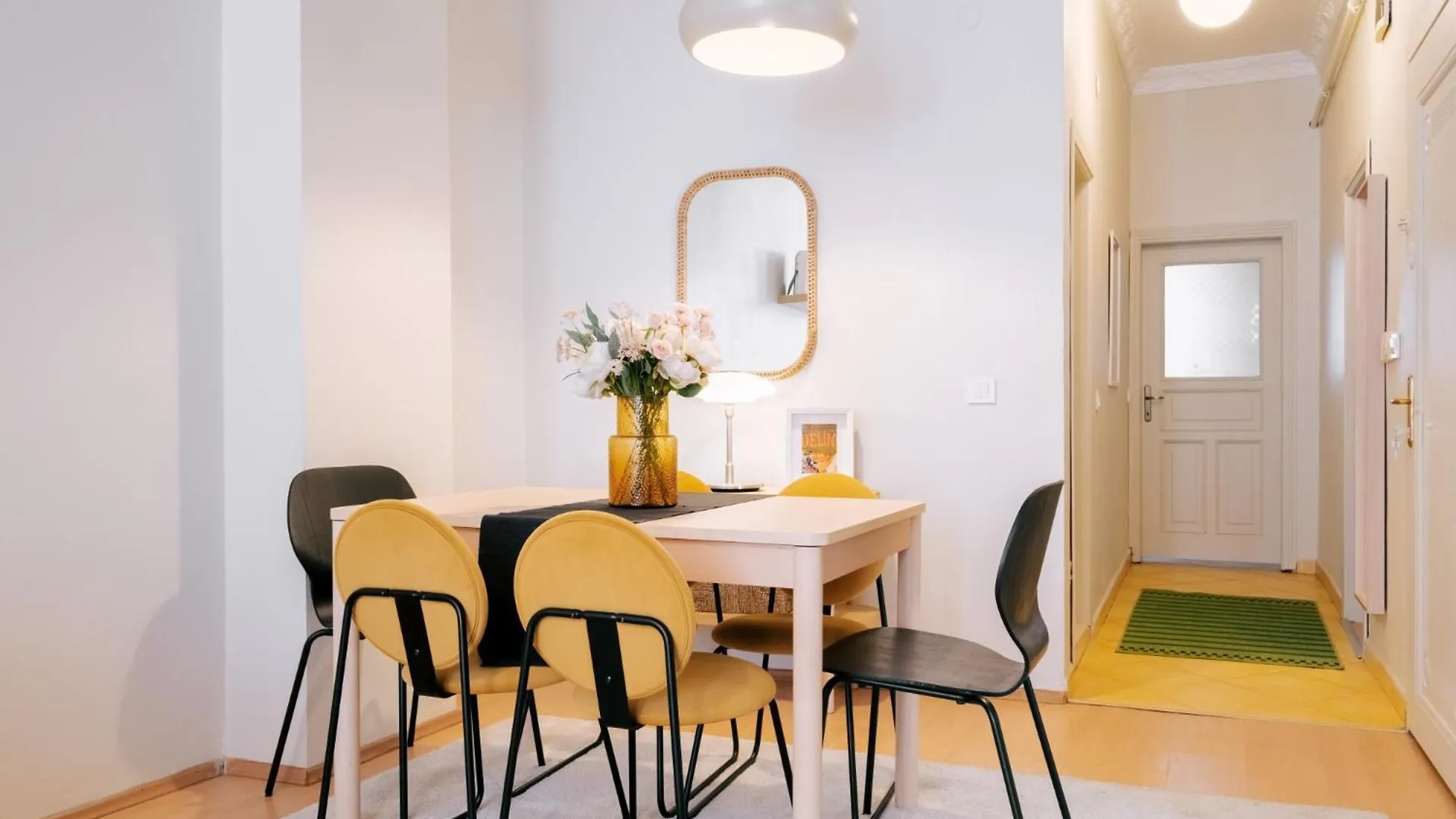 Central Flat W Balcony Near Vibrant Istiklal Istanbul Turkey