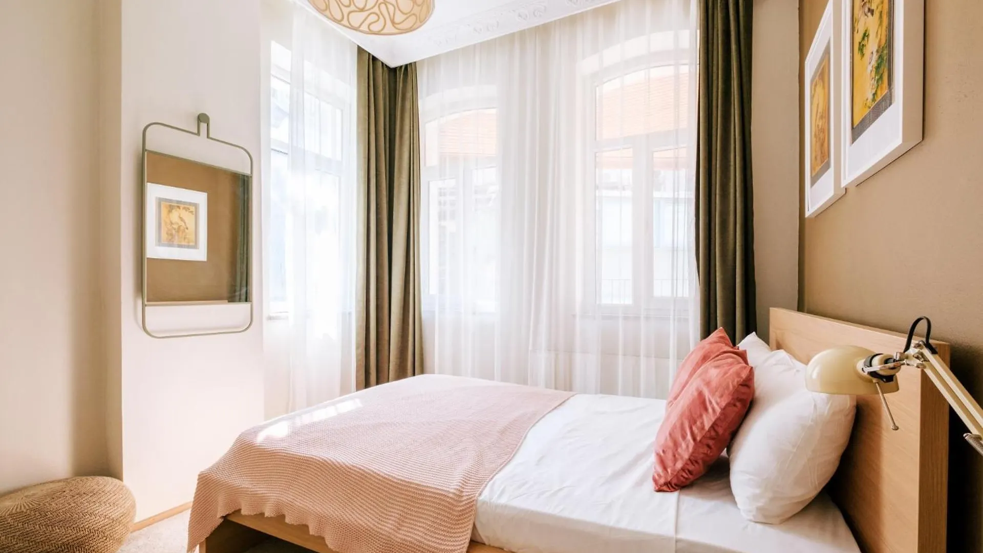 Central Flat W Balcony Near Vibrant Istiklal Istanbul Apartment