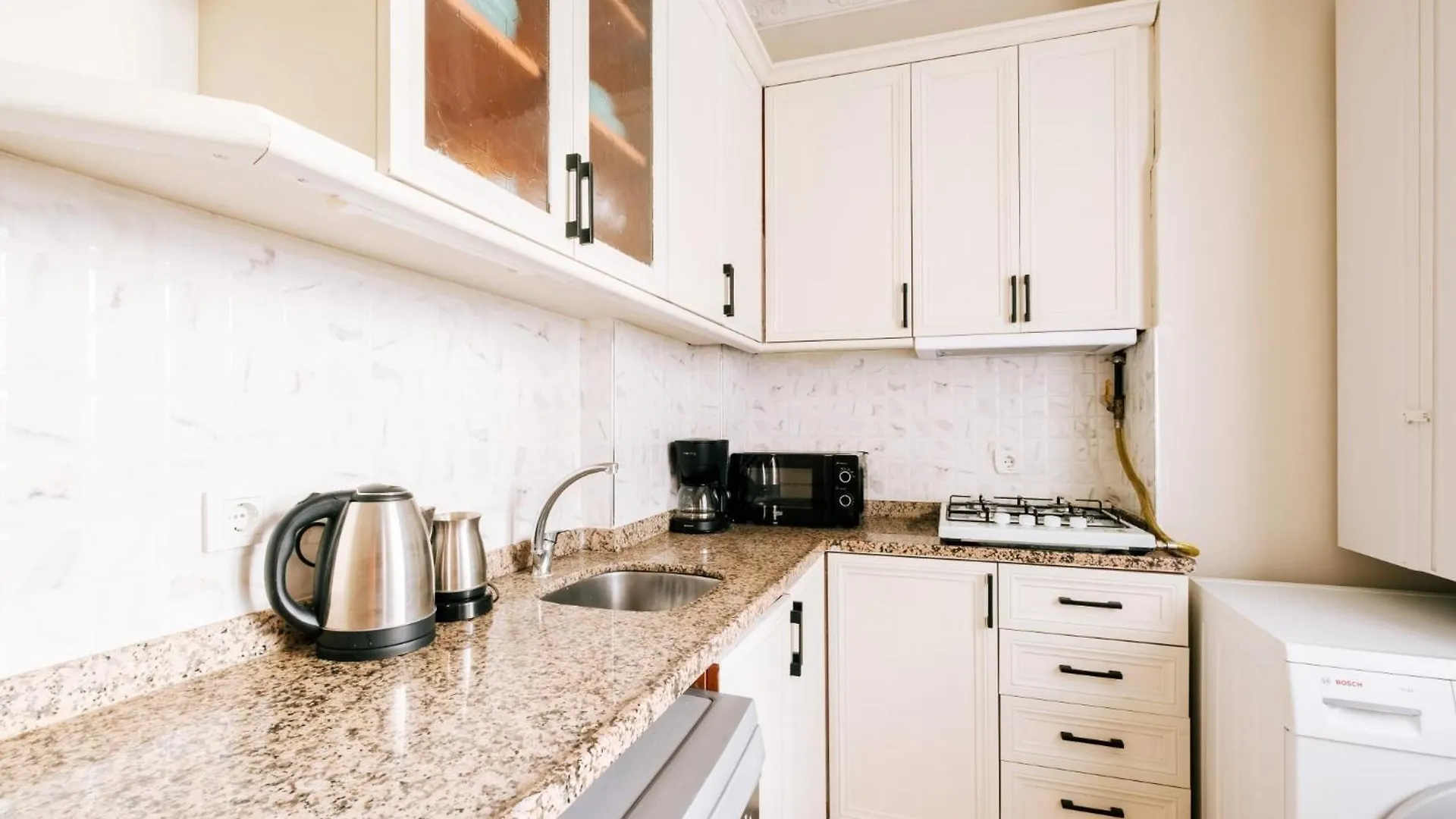 Central Flat W Balcony Near Vibrant Istiklal Istanbul Turkey